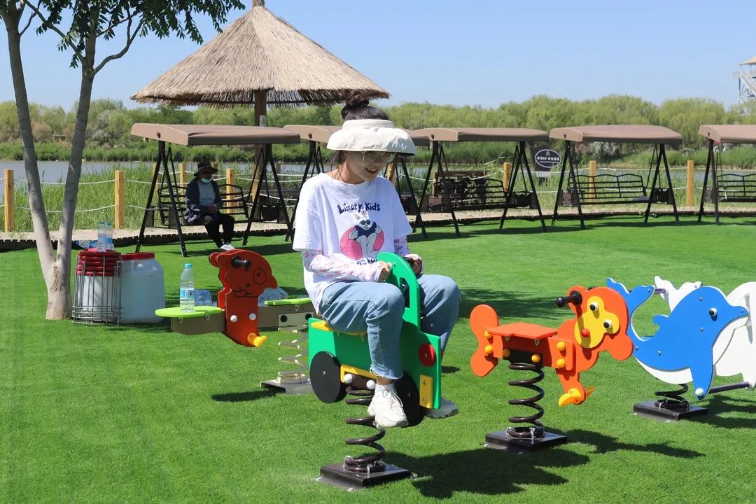 【免预约·鸣翠湖国家级4A景区丨前台报姓名电话取票】鸣翠湖国家湿地公园超值单人票，坐船观景，碧水抱千翠、令人流连忘返，满目皆美景，良人益友相伴之地，快来一次欢喜的邂逅吧