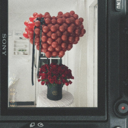 99枝红玫瑰告白爱心气球抱抱桶 商品图4