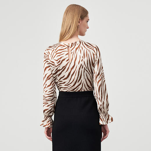 EITIE爱特爱秋季新款修身显瘦百搭印花松紧袖口衬衣上衣6713413 商品图4