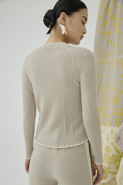 精纺羊绒V领修身女开衫 SJF93W210N 商品图1