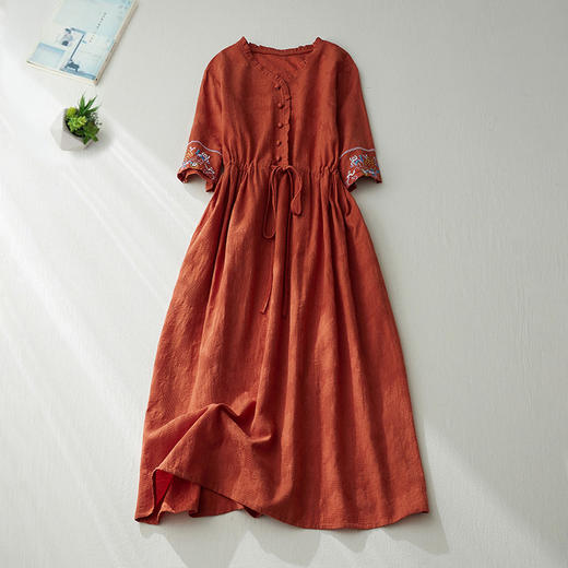 GYH 8685民族风提花刺绣V领连衣裙大码显瘦长裙 商品图1