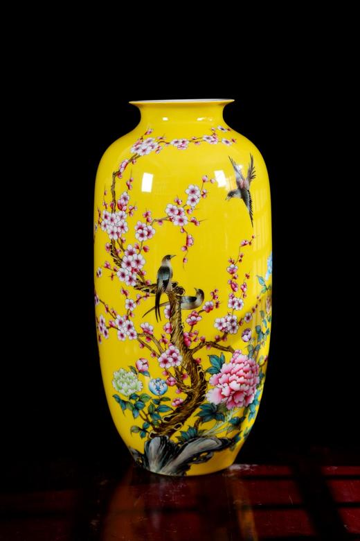 珍品珐琅彩（茶梅争艳）长冬瓜瓶 商品图0