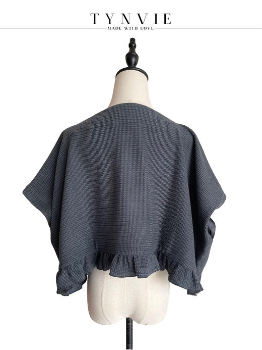 TYNVIE 花边装饰斗篷式短上衣- 灰色 商品图3