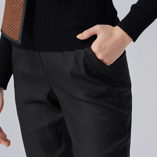 TANGY Collection/天意精品2022年秋冬新品时色系列茛绸小脚裤 商品图3