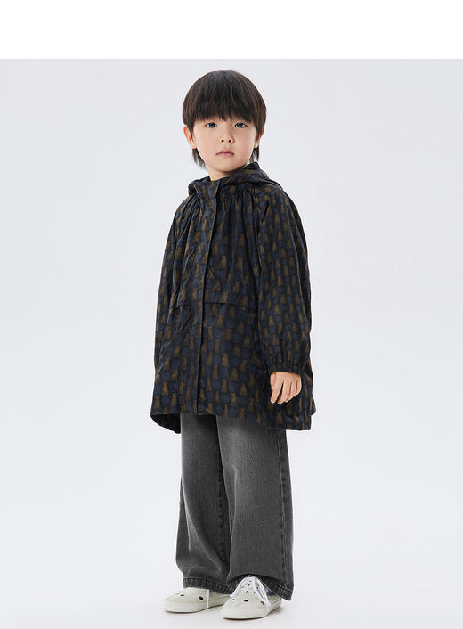 江南布衣童  22年秋款防风小熊主题印花中长款风衣  1M8910510 商品图6