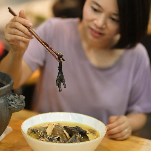 竹荪搭子-【精品五黑鸡 | 山林散养两年以上】砂锅伴侣 鸡汤清澈不浑浊 口感紧实不柴（母鸡 处理后净重1.75~2.1斤/只） 商品图8