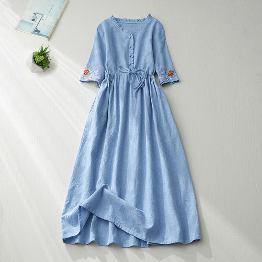 GYH 8685民族风提花刺绣V领连衣裙大码显瘦长裙 商品图4