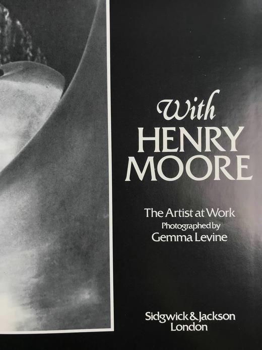 亨利·摩尔工作摄影图集 数百幅插图 精装16开 商品图3