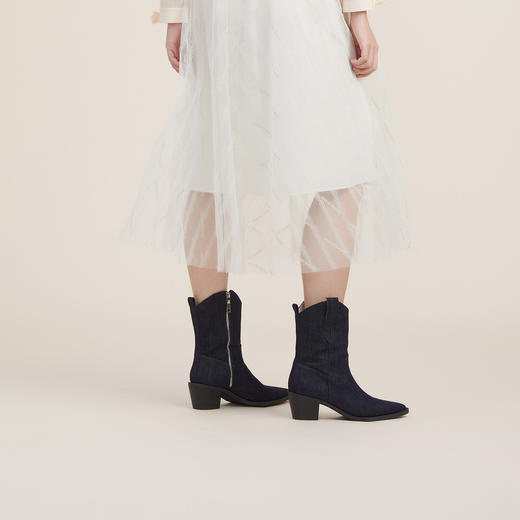 谜底2022秋新品时尚优雅低筒牛仔靴子女士中筒靴223MX1443 商品图3