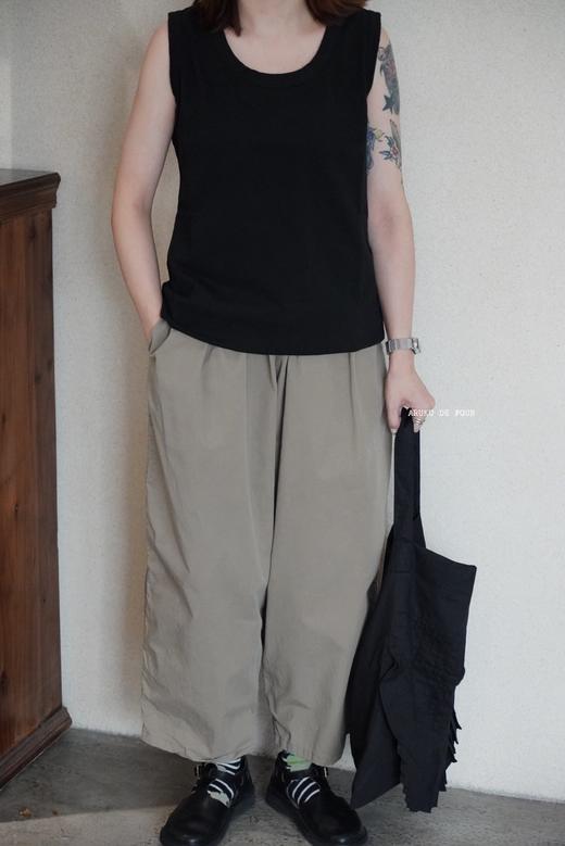 antiquitesichi灰米色黑背心 商品图1