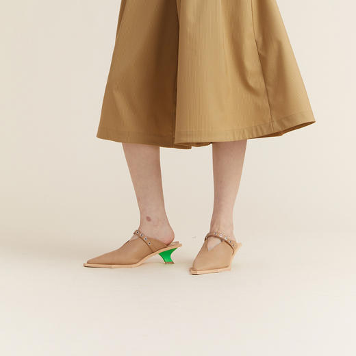 谜底夏季新款法式裸色牛皮尖头高跟鞋设计感小众女鞋222MX0944 商品图1