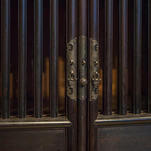 清 红木四抹门直棂圆角柜（一对） 商品图2