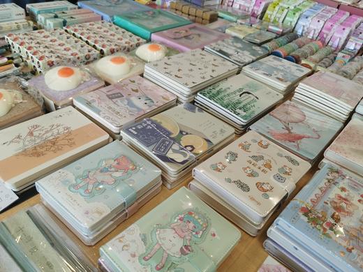 粉丝超级福利！捡漏手帐文具按斤称！和纸胶带彩色笔本子修饰带（图片中的款式随机发个别外包装微瑕疵介意慎拍不退不换） 商品图3