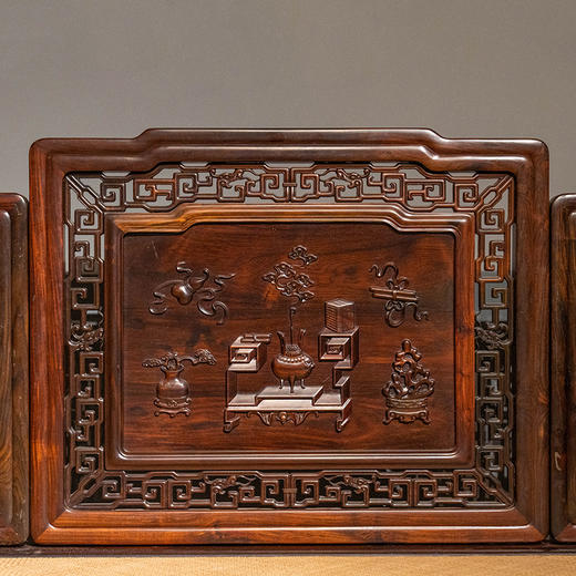 二十世纪 红木透雕拐子纹博古图七围屏罗汉床 商品图2
