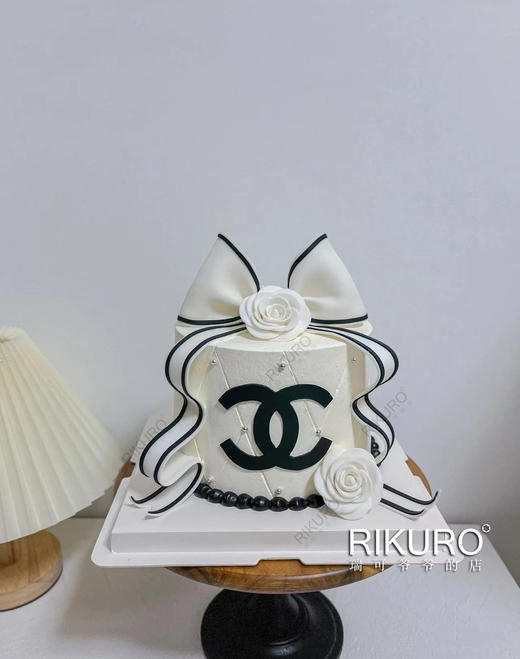 【大牌包包】翻糖鲜果蛋糕 商品图0