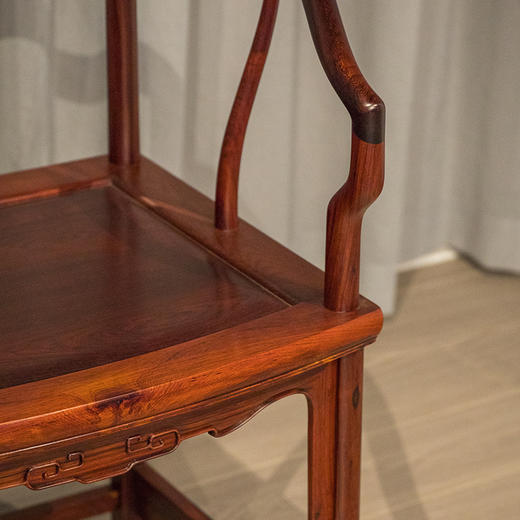 红木高浮雕螭龙纹圈椅成套（两椅一几） 商品图3