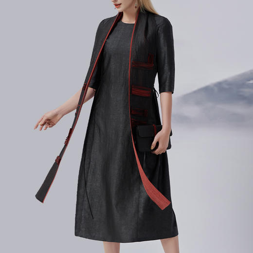 TANGY Collection/天意精品2022年秋冬新品时色系列茛绸围巾 商品图2