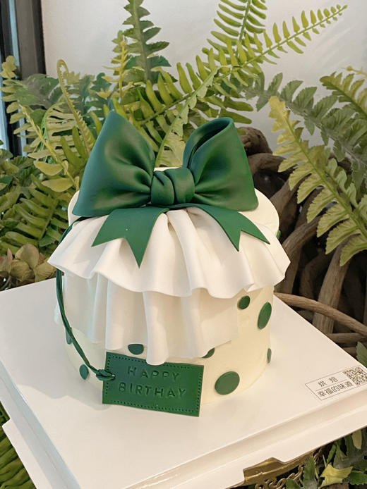 网红精致的蝴蝶结蛋糕，全部翻糖巧克力制作，蛋糕装饰全部可食用，需提前48小时以上预订 商品图3