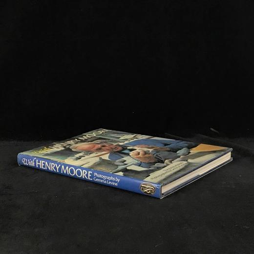 亨利·摩尔工作摄影图集 数百幅插图 精装16开 商品图1