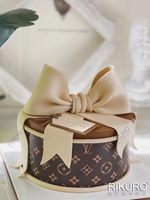 【大牌包包】翻糖鲜果蛋糕 商品图1