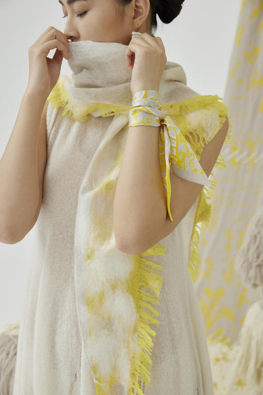 手工羊绒毛毡三角巾 SJF92P411N 商品图7