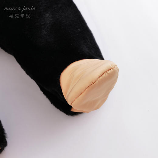 马克珍妮秋装新款 女宝宝小企鹅仿兔毛连体衣221017 商品图4