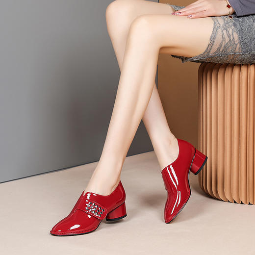 时尚百搭，漆皮亮面尖头粗跟深口皮鞋MX-1216-2 商品图0