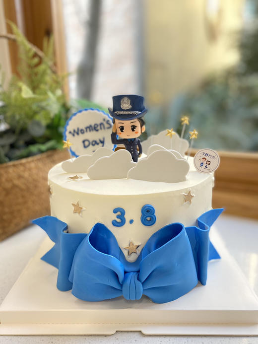 警察翻糖蝴蝶结奶油蛋糕 下单前请仔细阅读商品详情 商品图0