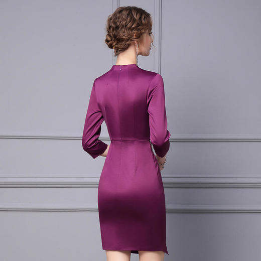 ZLFS-HX16229新款轻熟风V领七分袖钉珠不规则包臀连衣裙 商品图2