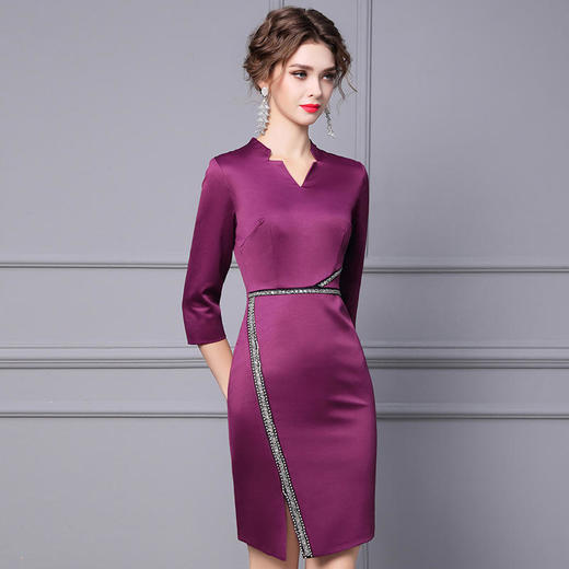 ZLFS-HX16229新款轻熟风V领七分袖钉珠不规则包臀连衣裙 商品图1