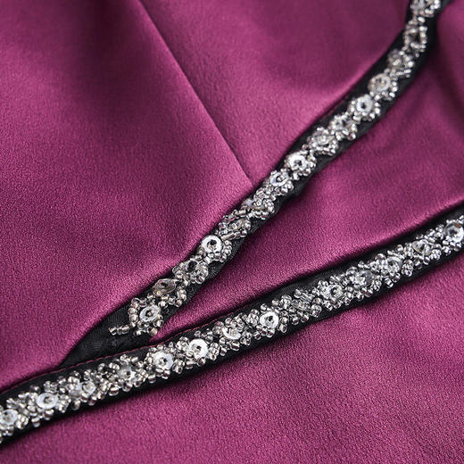 ZLFS-HX16229新款轻熟风V领七分袖钉珠不规则包臀连衣裙 商品图3