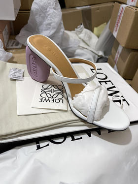 如图35码，个性时尚，孤品清仓特价，真皮+真皮大底～不退换，无包装.