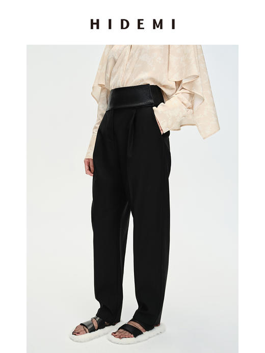 HIDEMI⿊⾊简约显瘦拼⽪⾼腰微锥形裤 商品图10