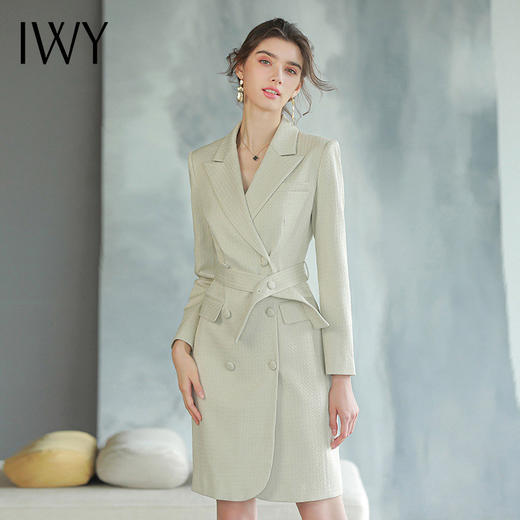 IWY/新款 杏色西装领连衣裙女秋季Q765 商品图4