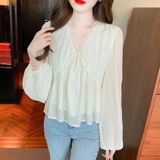KQLB15N1155 法式高级感V领小衫女2022秋季新款小众别致泡泡袖雪纺衫上衣 商品图1
