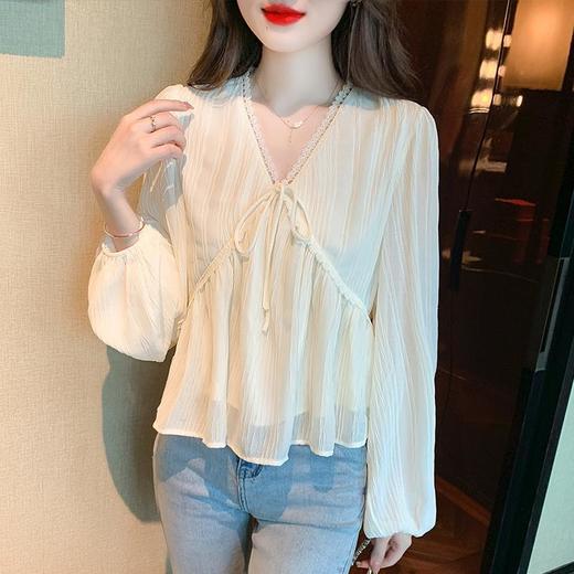 KQLB15N1155 法式高级感V领小衫女2022秋季新款小众别致泡泡袖雪纺衫上衣 商品图2