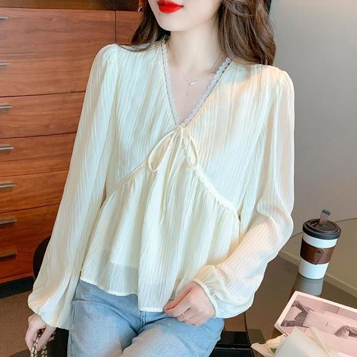 KQLB15N1155 法式高级感V领小衫女2022秋季新款小众别致泡泡袖雪纺衫上衣 商品图0