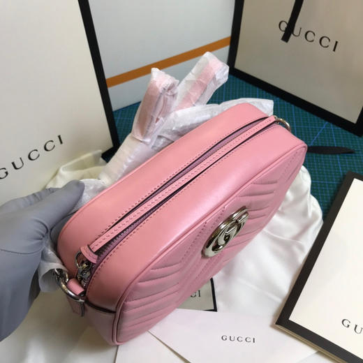 Gucci原厂皮粉色大号相机包
原价1300，质量超好，亏本清仓🉐️ 商品图5
