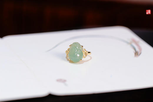 天然翡翠【貔貅】戒指    镶嵌：18K金伴钻 商品图1