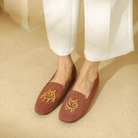 西村名物秋新款刺绣卡通玩趣定制女单鞋平底鞋豆豆鞋一脚蹬奶奶鞋T23AE36818