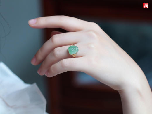 天然翡翠【貔貅】戒指    镶嵌：18K金镶 商品图4