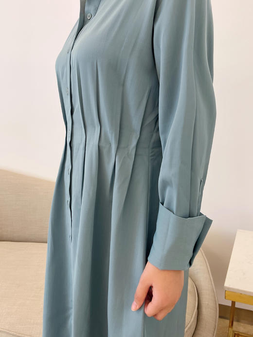 现货 臣禾 纯色收腰褶裥连衣裙K221020802  商品图1