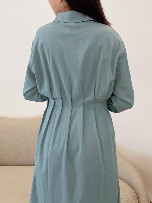 现货 臣禾 纯色收腰褶裥连衣裙K221020802  商品图2