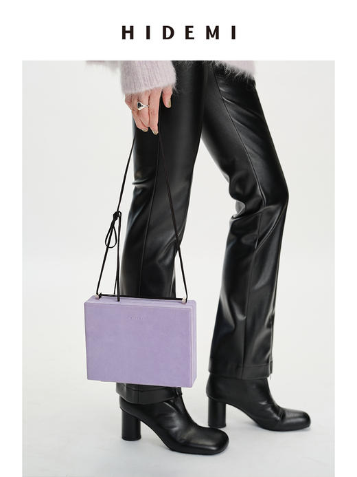 HIDEMI 经典进⼝麂⽪可拆卸双肩带box⾖腐包中号/附送金属可拆卸包链
棕⾊/雾紫⾊ 商品图6
