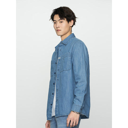 Lee商场同款22春夏新品舒适浅蓝男长袖牛仔衬衫LMT001591100-498 商品图3