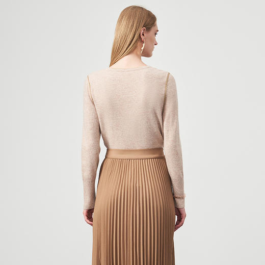 EITIE爱特爱冬季新款时尚气质V领简约纯色针织衫上衣6801518 商品图4