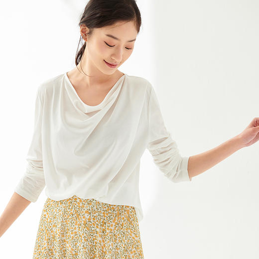 IN AND ON 原创设计感波浪领长袖T恤气质纯色短款上衣21305
 商品图2