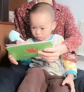 2岁半宝宝不用点读笔，自己读书啦