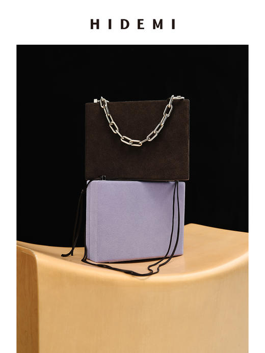HIDEMI 经典进⼝麂⽪可拆卸双肩带box⾖腐包中号/附送金属可拆卸包链
棕⾊/雾紫⾊ 商品图0
