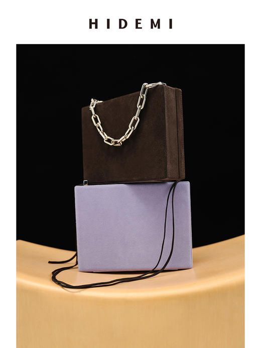 HIDEMI 经典进⼝麂⽪可拆卸双肩带box⾖腐包中号/附送金属可拆卸包链
棕⾊/雾紫⾊ 商品图4